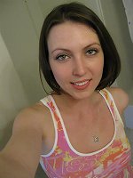 romantic woman looking for guy in Du Pont, Georgia